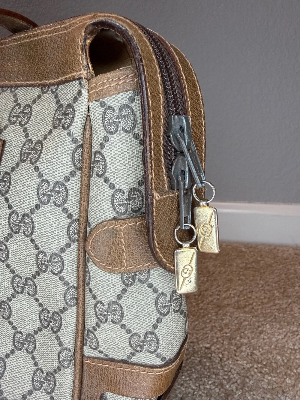 Vintage Gucci Beige Monogram Shoulder Bag with Brown Leather Trim - Picture 6 of 15